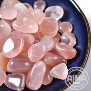 Cuarzo rosa en cuenco azul con logo